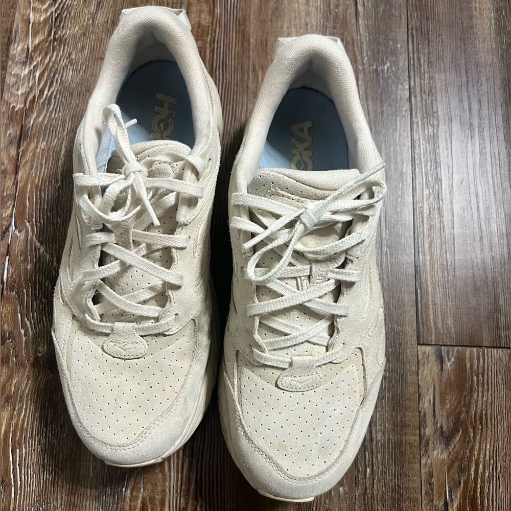 Hoka unisex suede Clifton white men 11.5/womens 12.5